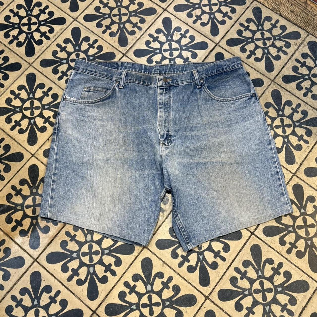 JRT140 - Vintage Retro Essential Wrangler Blue Wash Denim Shorts Jorts with detailed patch Logo workwear #hiphop #90s #jorts #skater #wrangler