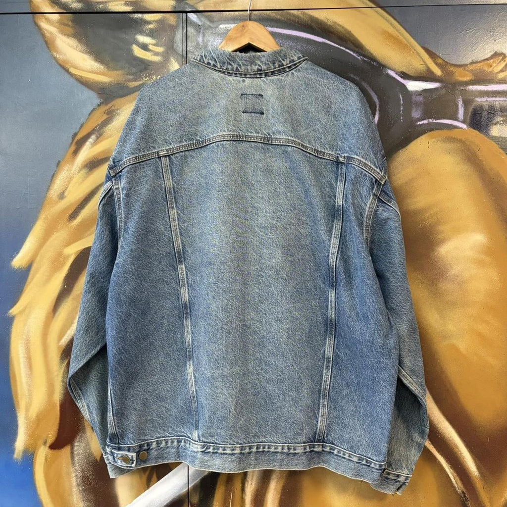 BR2401ET-U - Vintage Retro Essential Carhartt Blue Denim Wash Button Up Trucker Jacket #workwear #utility #truckerjacket #denim #carhartt