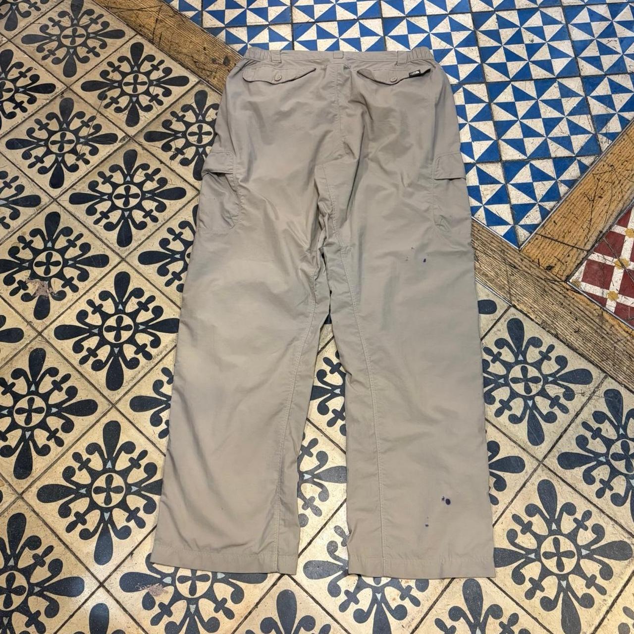 TRW444F-P - Vintage retro essential Beige The North Face Hiking Trail Climbing Parachute Bottoms Trousers pants with Zip off Legs convertible Shorts #trail #y2k #hike #gorpcore #tnf