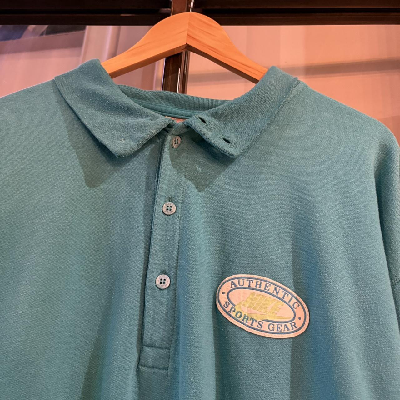 0425D42-P - Vintage Retro Essential Blue Nike Mock Neck Jersey 1/4 Button Up Jumper Sweatshirt with embroidered patch logo #90s #sportswear #essential #y2k #nike