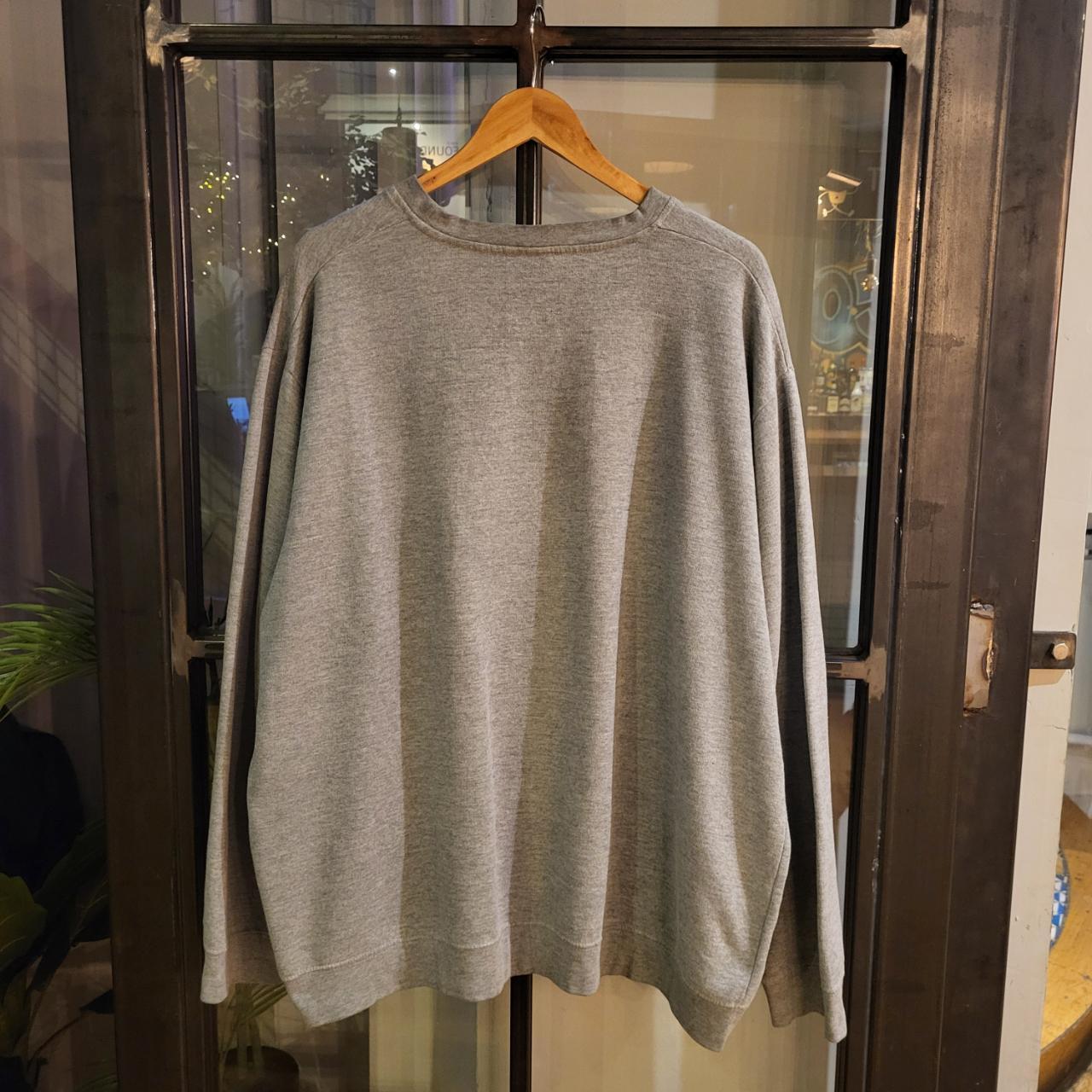 1224C22-P - Vintage Retro Essential NFL Greenbay Packers American Football Grey Jumper Pullover Crewneck Sweatshirt 90s y2k style #sportswear #nfl #greenbaypackers