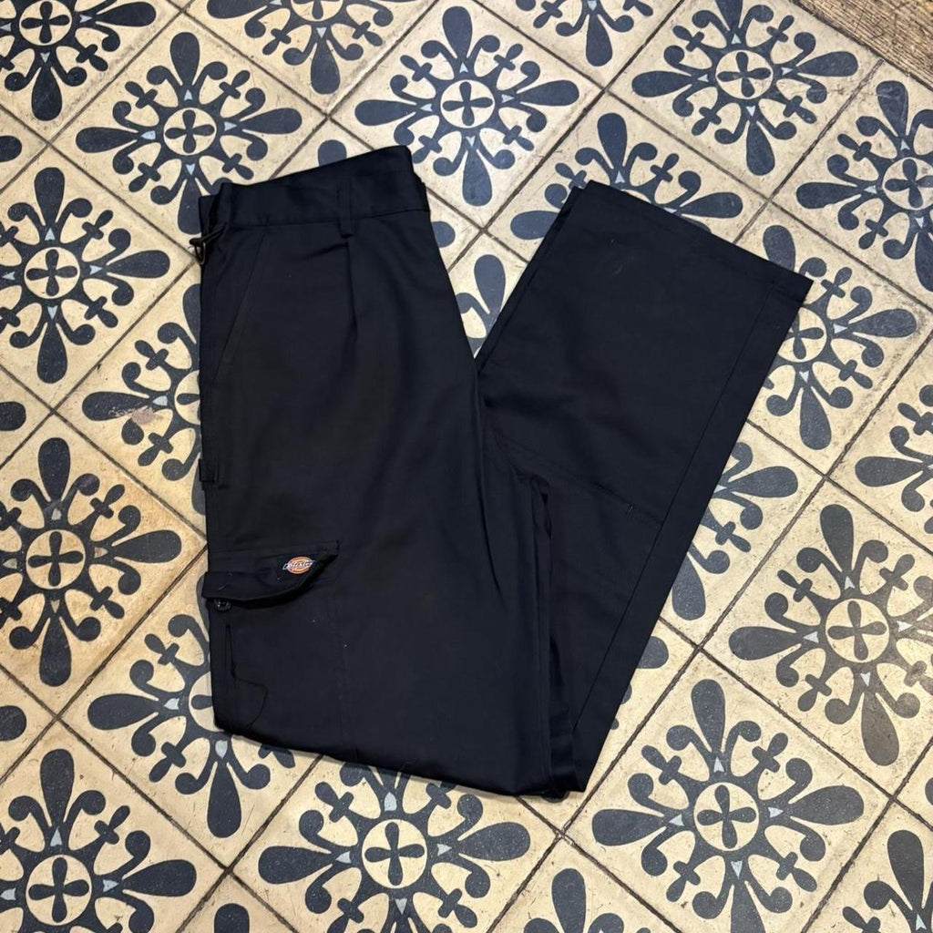 BR2306JI-P - Vintage retro essential  Black Dickies Double Knee Cargo Trousers pants casual workwear #skater #utility #workwear #carpenter #dickies