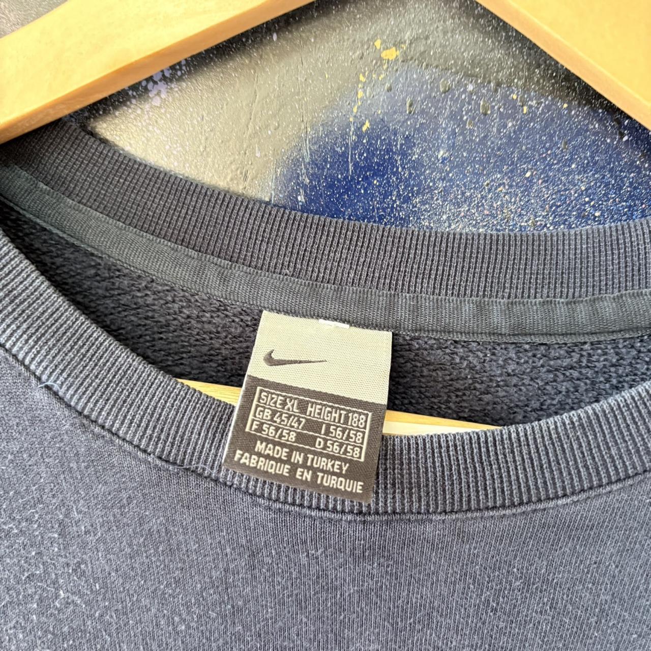 BR1912AMK-U - Vintage Retro Essential Nike Navy Crewneck Jumper Sweatshirt with embroidered swoosh patch logo #90s #sportswear #essential #y2k #nike