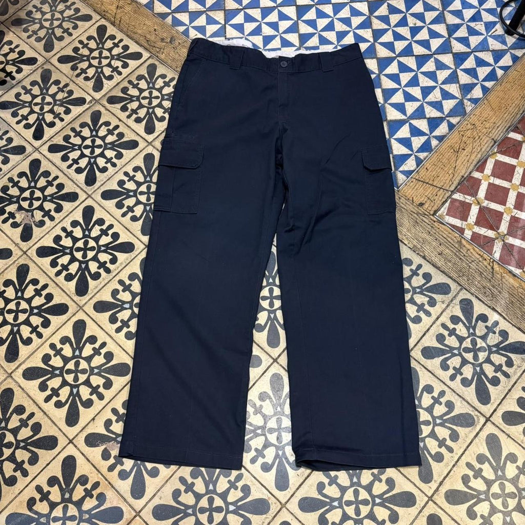 TRW489F-P - Vintage retro essential Dickies Navy Cargo Trousers pants casual workwear #skater #utility #workwear #carpenter #dickies