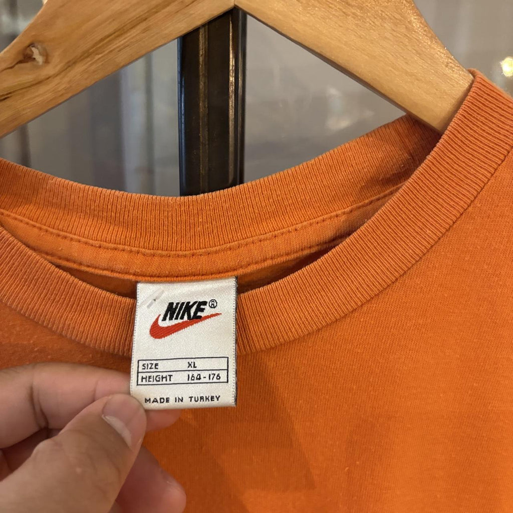 Vintage Nike T shirt Mens Medium Orange Essential Solo Swoosh Streetwear Skate Surf Tee Top 90s Y2K 00s