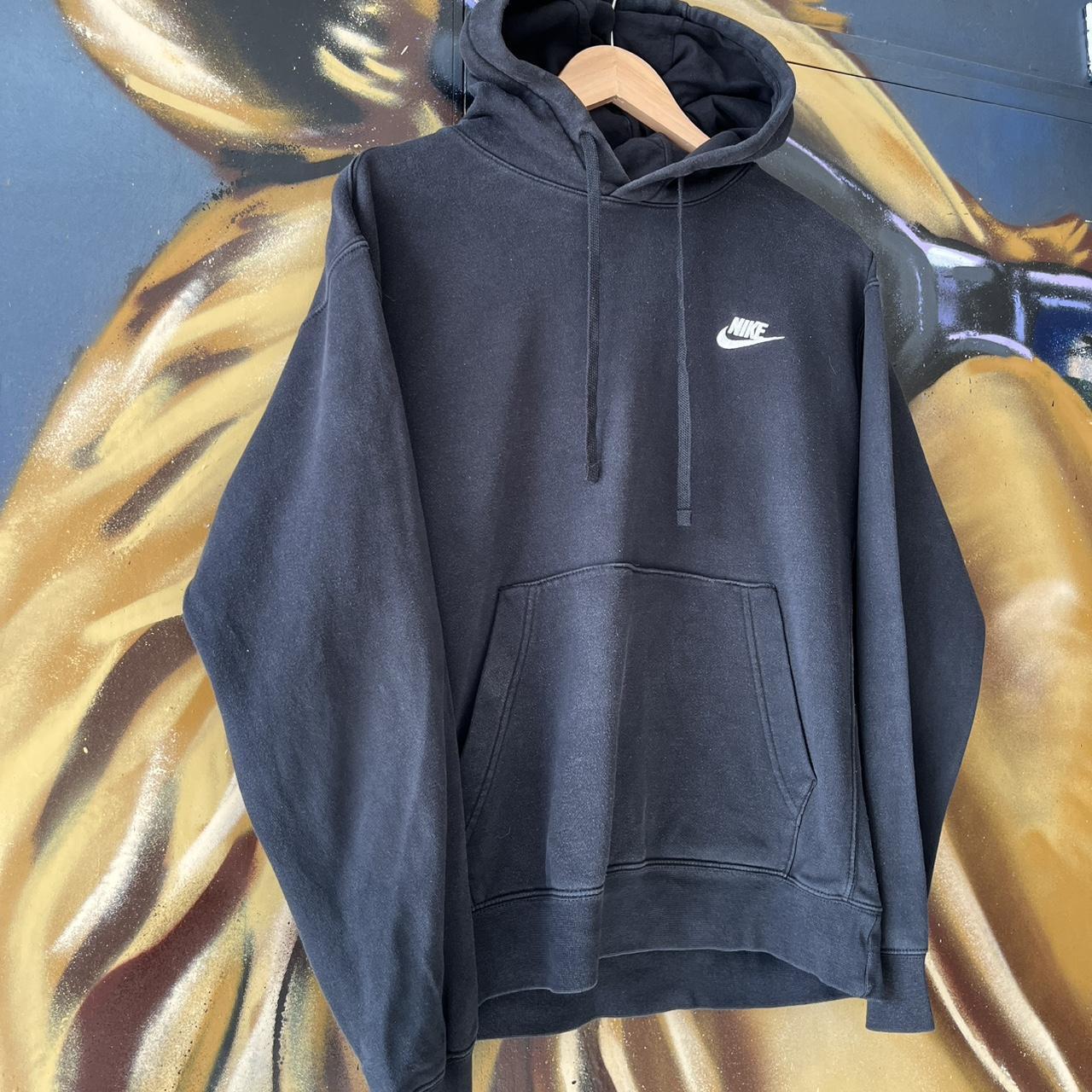 Nike Essential Small Embroidered Logo Hoodie