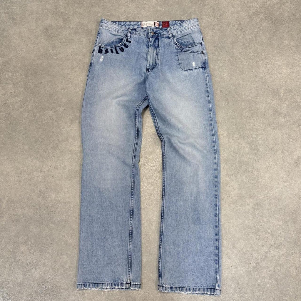MES0901K-U - Vintage retro essential Quiksilver Light Blue Wash Denim Straight Leg Y2k Jeans Trousers pants with light  distressing and embroidered logos #denim #straightleg #quiksilver #surfer #y2k