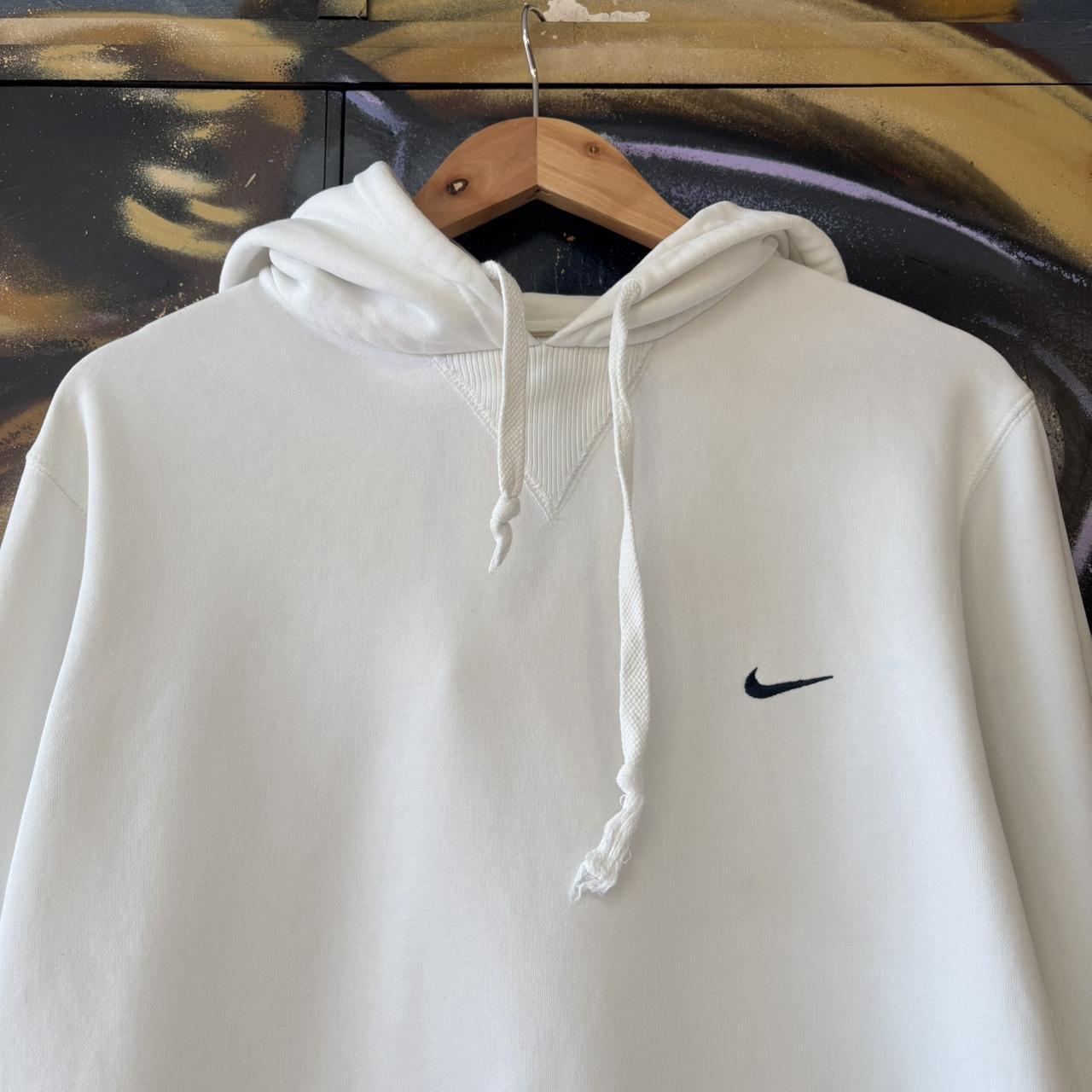 BR1912AMH-U - Vintage Retro Essential White Nike Sweatshirt Hoodie with embroidered swoosh logo #90s #sportswear #essential #nike #y2k
