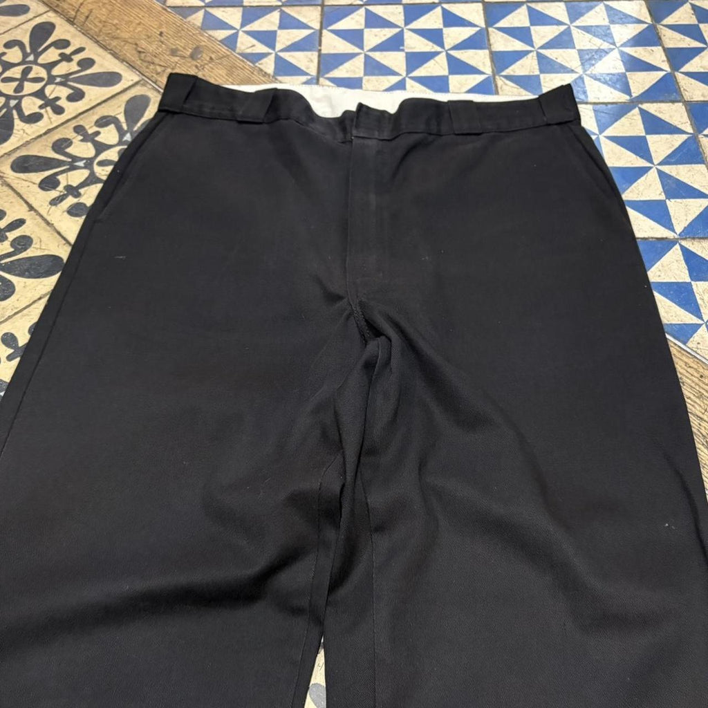 BR1011DG-F - Vintage retro essential Black Dickies Black Straight Leg Trousers pants casual workwear #skater #utility #workwear #straightleg #dickies
