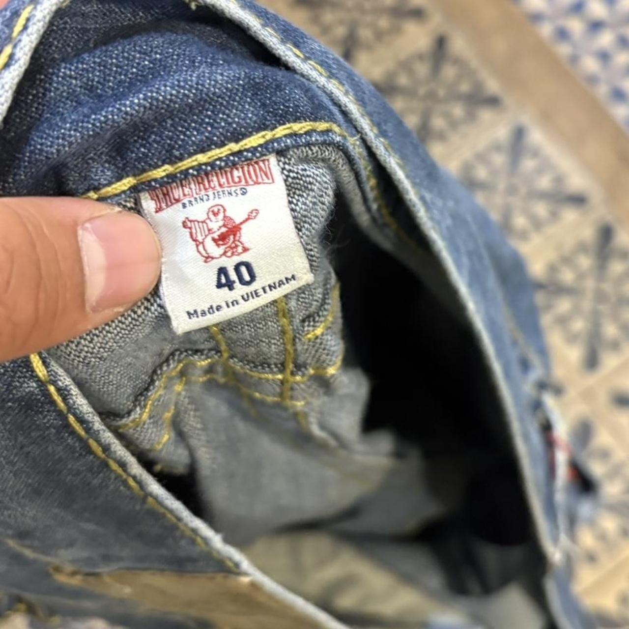 0325D13UF - Vintage retro essential True Religion Blue Wash Denim Jeans Trousers pants with gold contrast logo detailing stitching #denim #truereligon #slimfit #embroidered #contraststitching