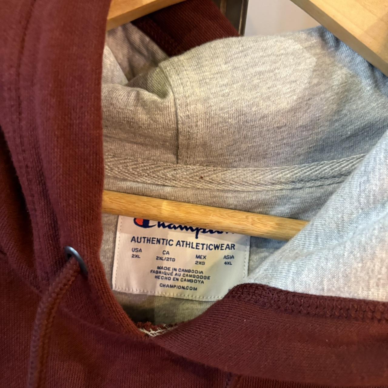 1224A46F - Vintage Retro Essential Champion Maroon Sweatshirt Hoodie with small embroidered logo #90s #sportswear #essential #champion #y2k