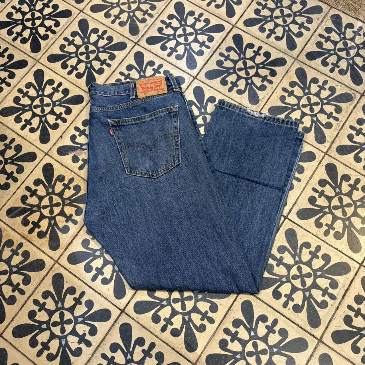 TRW530P - Vintage retro essential Levi’s 505 Blue Wash Denim Jeans Trousers pants #denim #straightleg #levis #levis505 #jeans