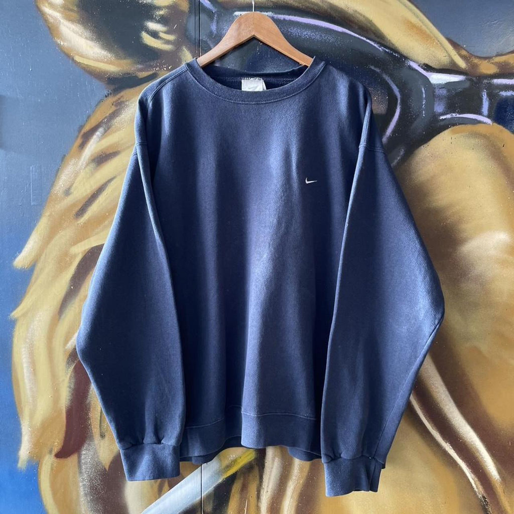 Vintage Nike Essential Embroidered Swoosh Sweatshirt