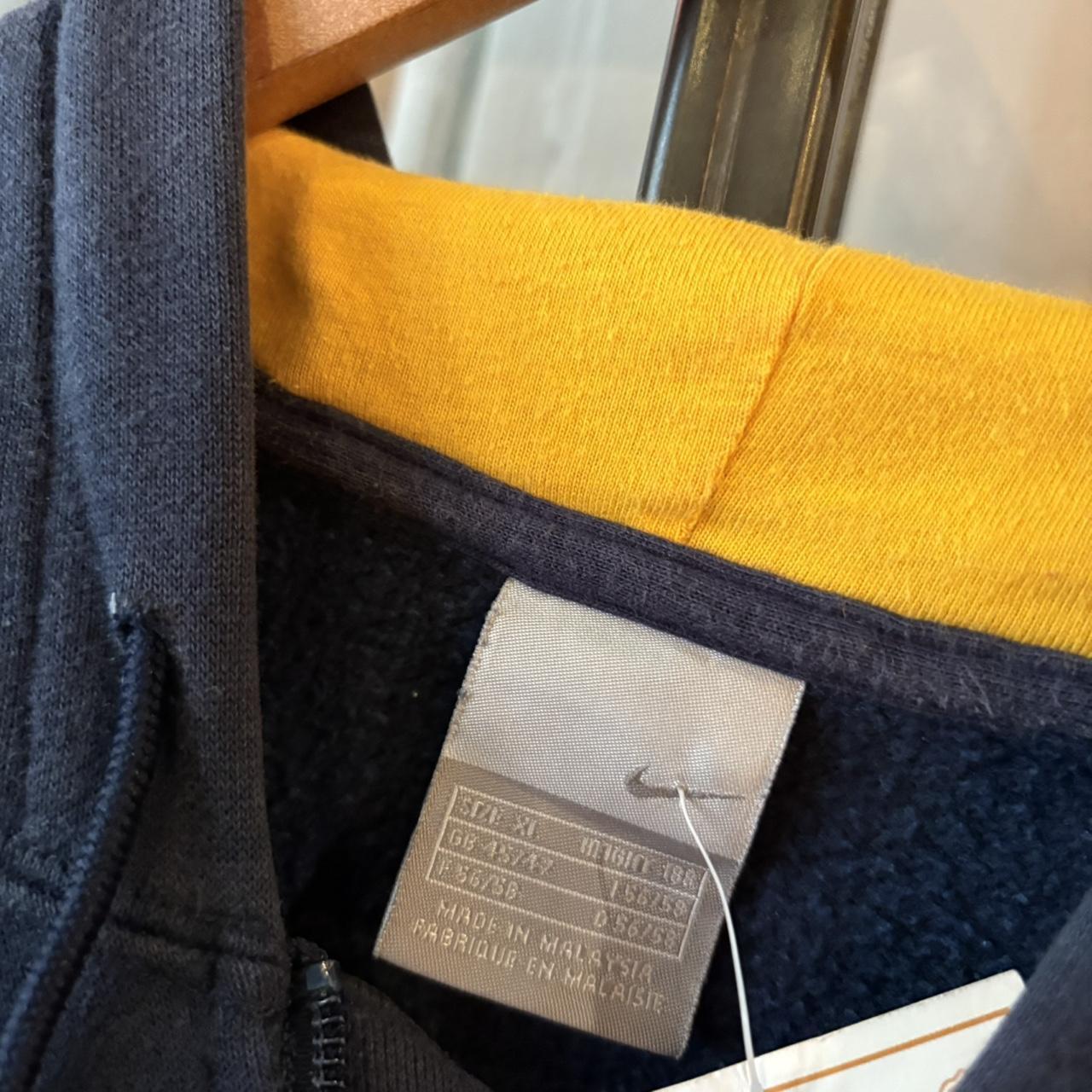 0325G50F - Vintage Retro Essential Navy Nike Air Max Full Zip Up Sweatshirt Hoodie with big spellout back embroidered logo and small chest logo #airmax #sportswear #essential #nike #y2k