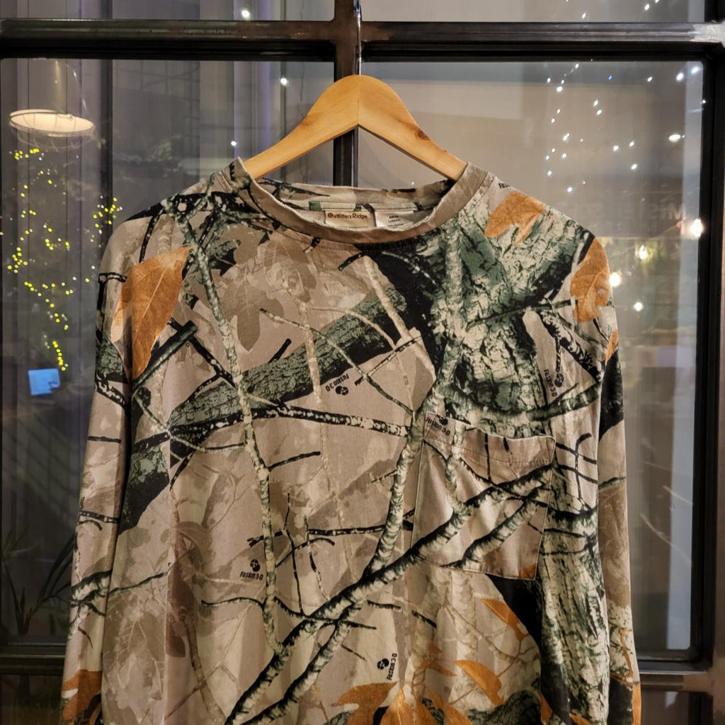 RTT214 - Vintage Retro essential RealTree Camouflage Khaki Green Brown Field Hunting graphic print Top Longsleeve T-Shirt Tee #realtree #y2k #utility #camo #hunting