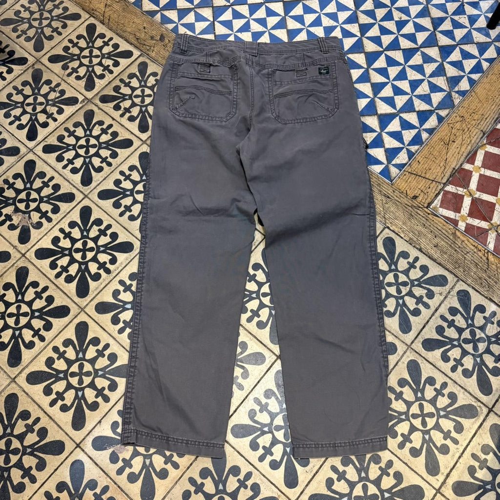 TRW447F - Vintage retro essential G.H. Bass Cargo Utility Trousers pants casual workwear #skater #utility #workwear #carpenter #ghbase