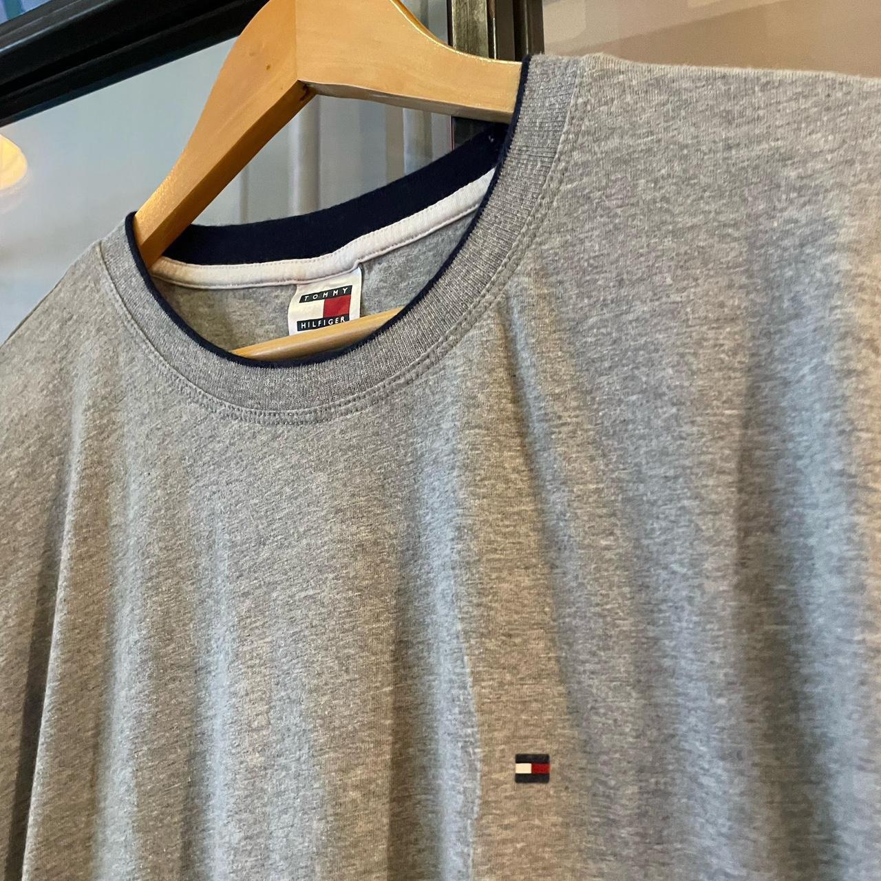 0225D45P - Vintage Retro Essential Grey Tommy Hilfiger Plain Top Tee T-shirt #90s #tommy #top #essential #basic