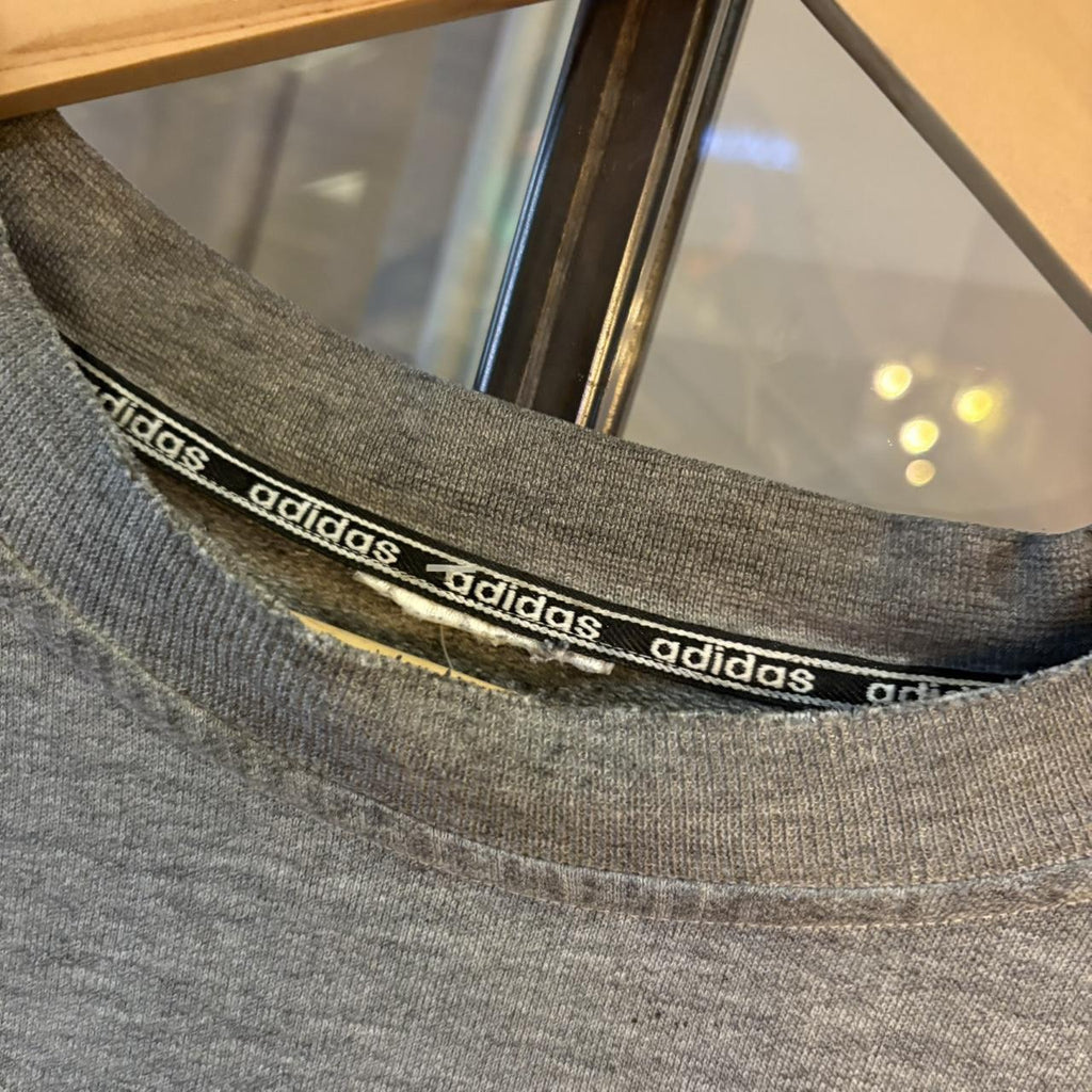 SWT673F - Vintage Retro Essential Grey FC Schalke Adidas Physical Education Department Crewneck Jumper Sweatshirt with print logo #90s #sportswear #football #fcschalke #bundesliga