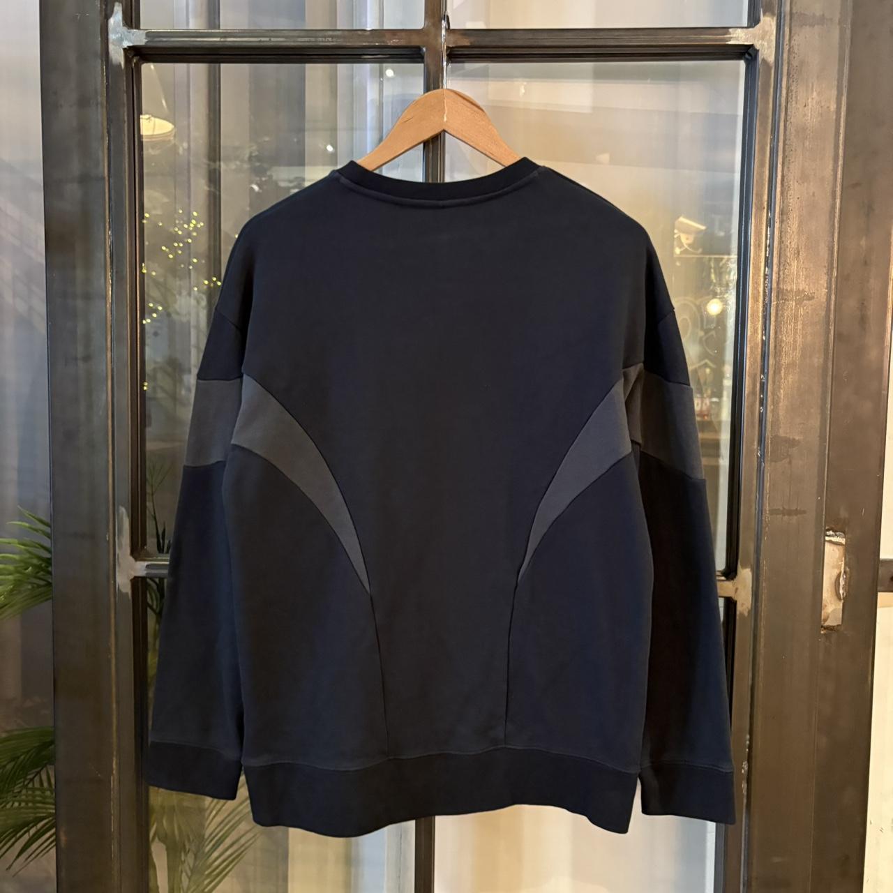 0325G69F - Vintage Retro Essential Black Nike Air Crewneck Jumper Sweatshirt with print logo #nike #sportswear #essential #y2k #nikeair