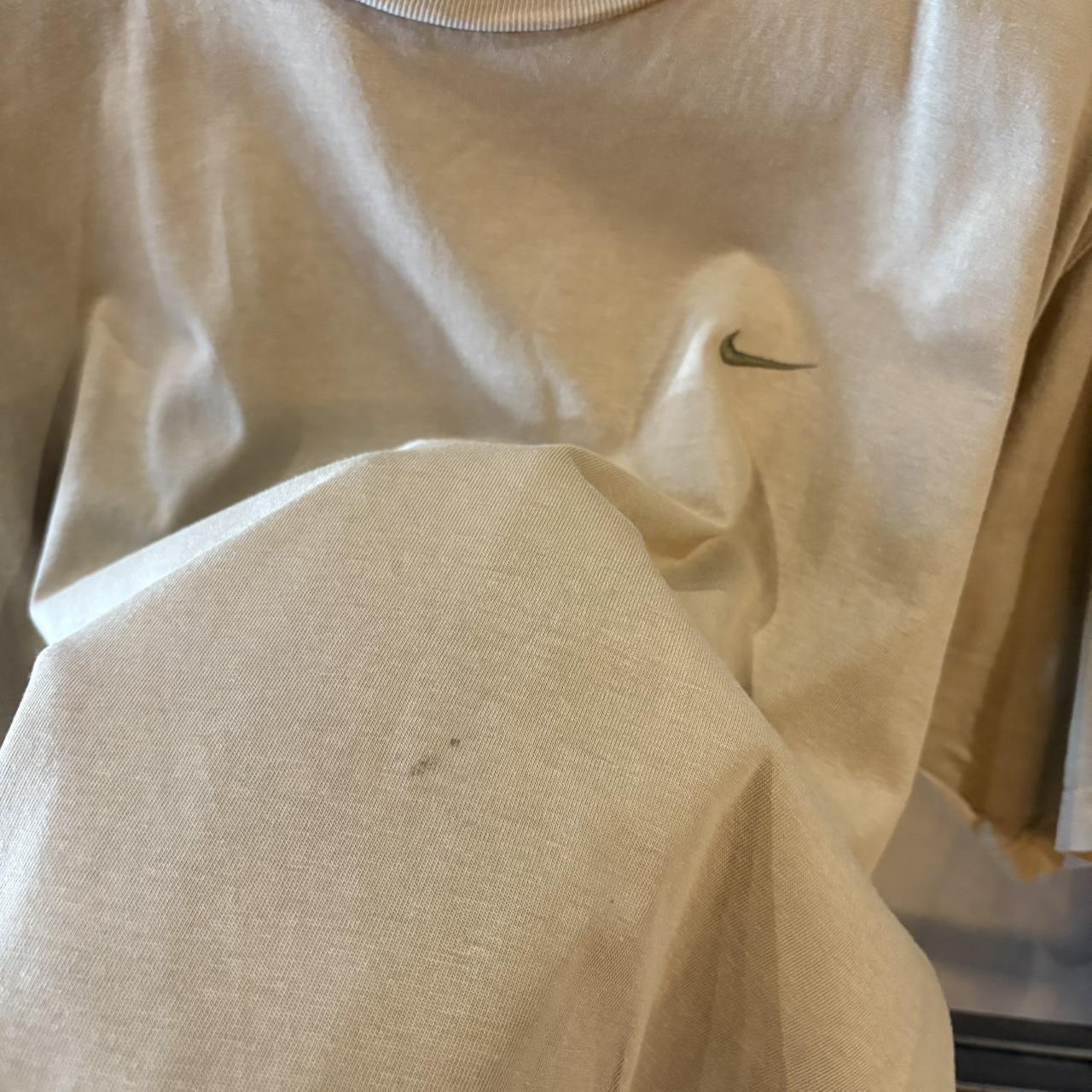 VIN3108N-F - Vintage Retro Essential Beige 2000’s Nike Top Tee T-shirt #swoosh #nike #y2k #essential #basic