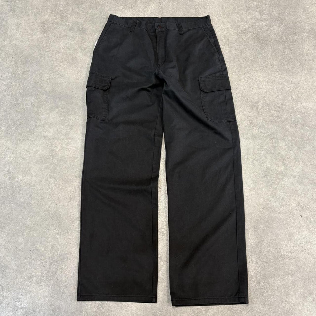 BR1912ZP-U - Vintage retro essential Black Dickies Straight Leg Cargo Trousers pants casual workwear #skater #utility #cargo #straightleg #dickies
