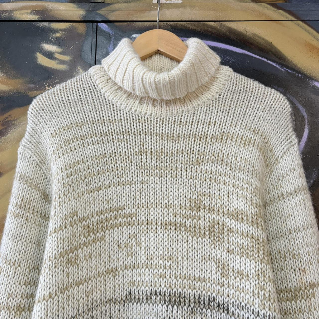 MES1102EH-U - Vintage Retro Essential Cream and Brown O'Neill surfer roll / mock neck sweatshirt crewneck knit Jumper #oneill #knitjumper #90s #surfer #skater