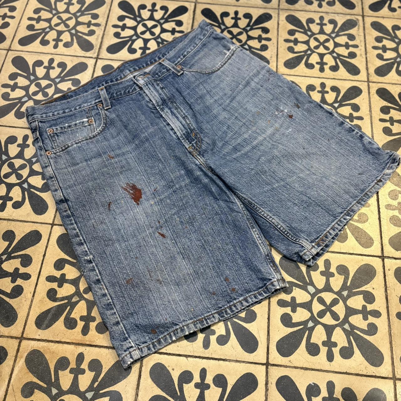 JRT136 - Vintage Retro Essential Levi’s 550 Mid Blue Wash Denim Shorts Jorts with detailed patch Logo carpenter workwear #hiphop #jorts #skater #levis #baggy