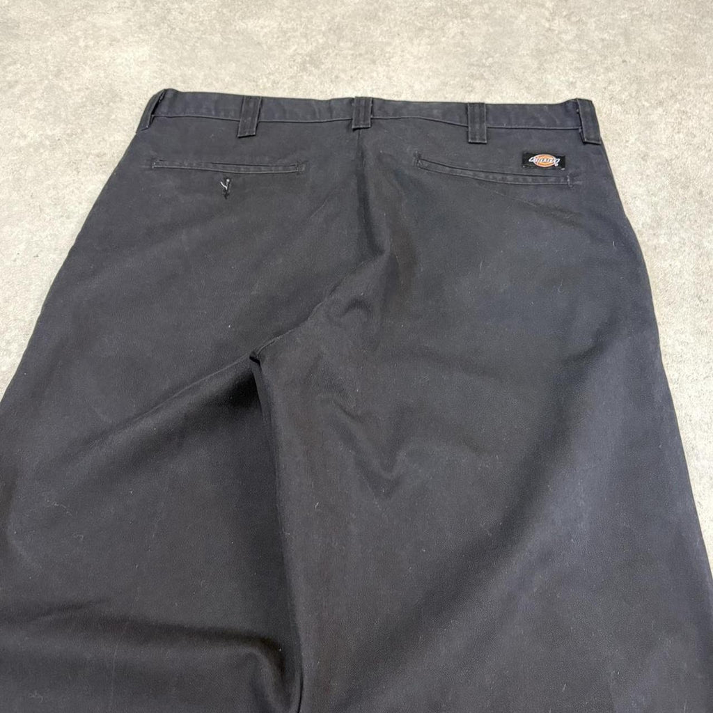BR1912AAN-U - Vintage retro essential Black Dickies Straight Leg Trousers pants casual workwear #skater #utility #workwear #straightleg #dickies