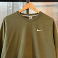 MA0202Z-P - Vintage Retro Essential Green Nike Crewneck Jumper Sweatshirt with  embroidered swoosh logo #90s #sportswear #essential #y2k #nike