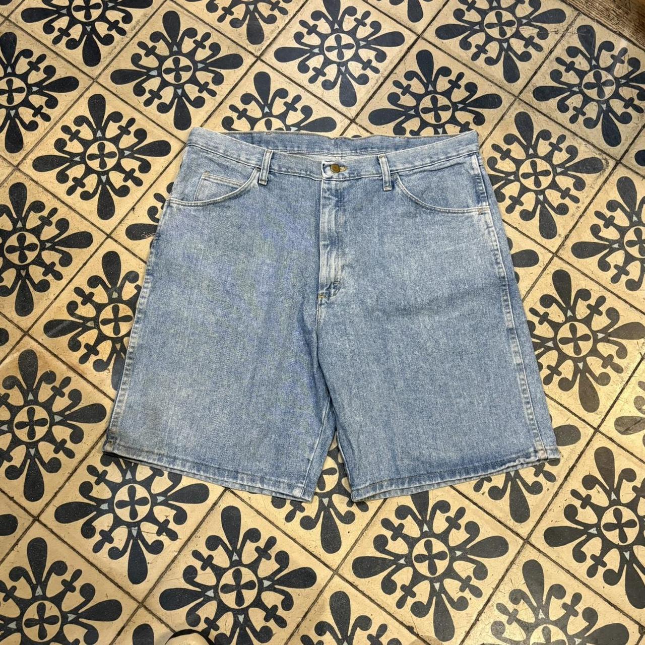 JRT118 - Vintage Retro Essential wrangler Blue Wash Denim Shorts Jorts with detailed patch Logo workwear #hiphop #90s #jorts #skater #wrangler