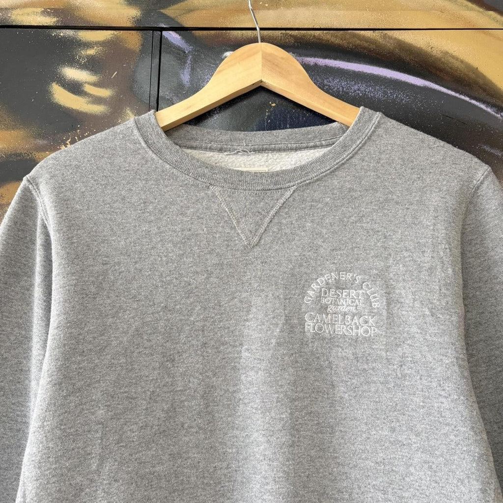 Vintage Russell Athletic Sweatshirt Top Mens Medium Grey Made In USA Crewneck Jumper Pullover Streetwear Skate Surf Skater 90s Y2K