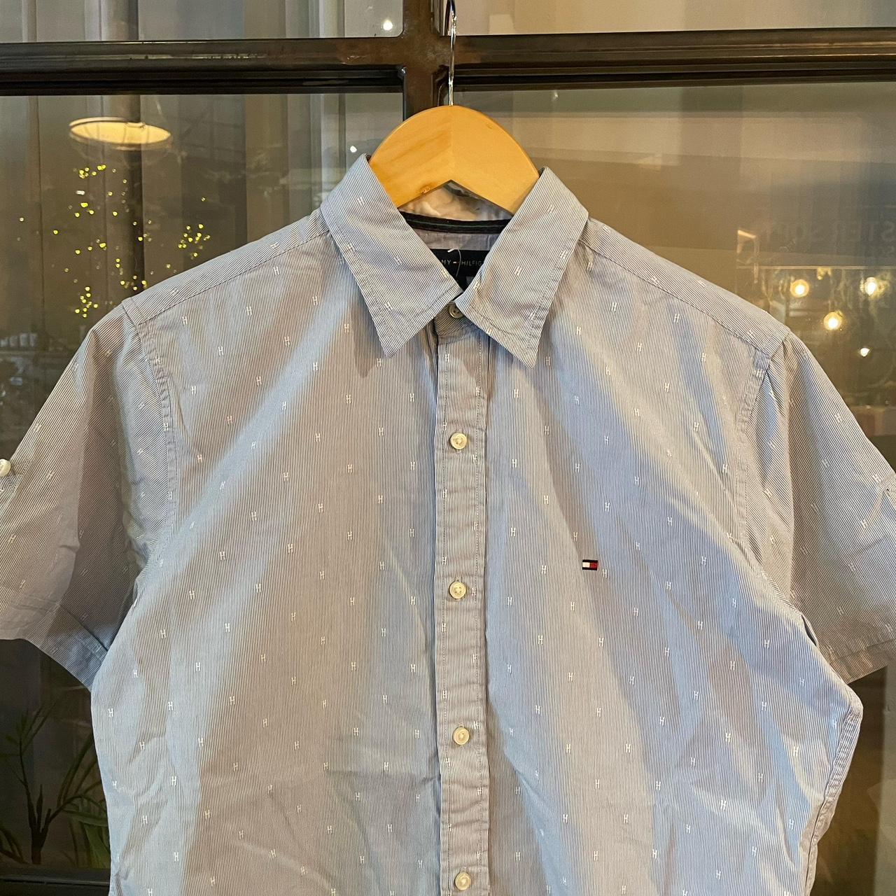 POL382F - Vintage Retro Tommy Hilfiger Light Blue Short Sleeve collared button up polo shirt top #Y2K #preppy #chiefkeef #smartcasual #oldmoney