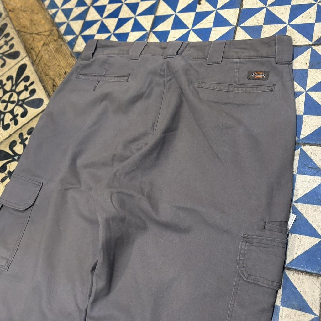 BR1209JI-F - Vintage retro essential Grey Dickies Straight Leg Cargo Trousers pants casual workwear #skater #utility #workwear #carpenter #dickies