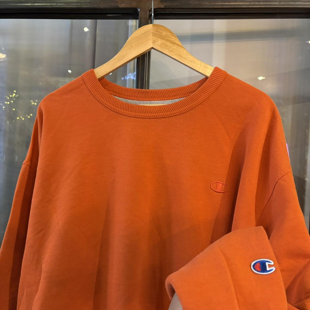 SWT684F - Vintage Retro Essential Orange Champion Crewneck Jumper Sweatshirt with  embroidered logo #90s #sportswear #essential #y2k #champion