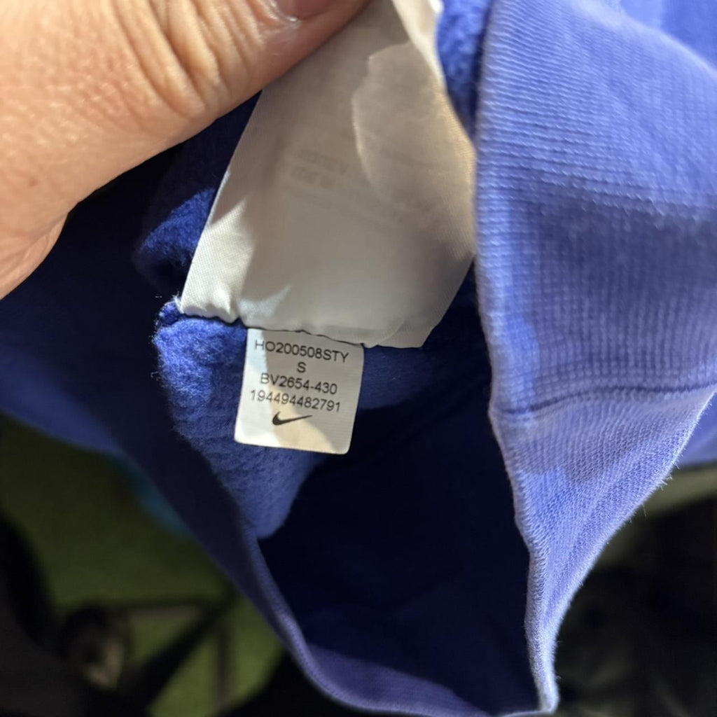 0325I06P - Vintage Retro Essential Blue Nike Sweatshirt Hoodie with embroidered swoosh logo #90s #sportswear #essential #nike #y2k