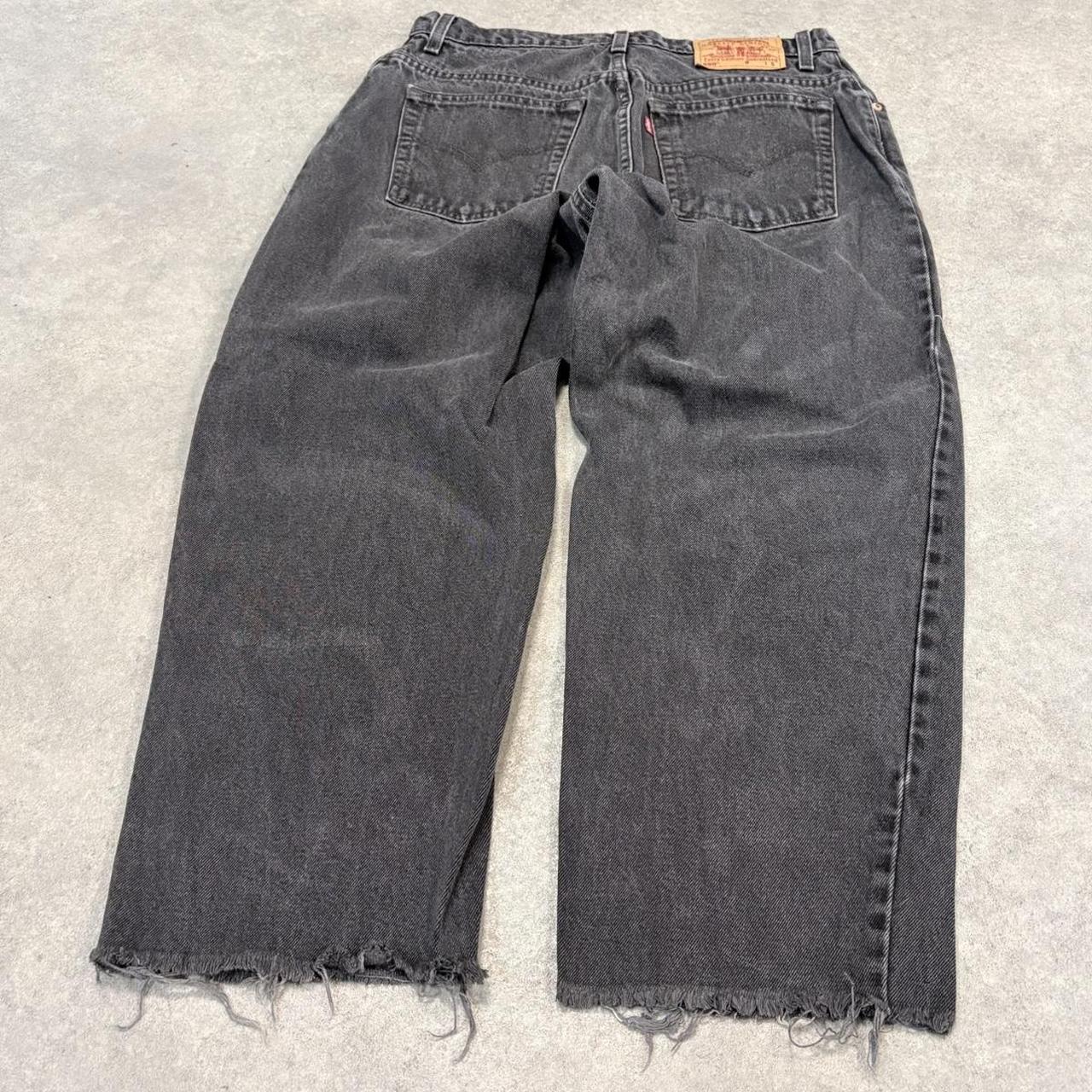BR2701FG-U - Vintage retro essential Levi’s 550 Relaxed Cropped Raw Hem Black Wash Denim Jeans Trousers pants #denim #cropped #levis #levis550 #relaxed