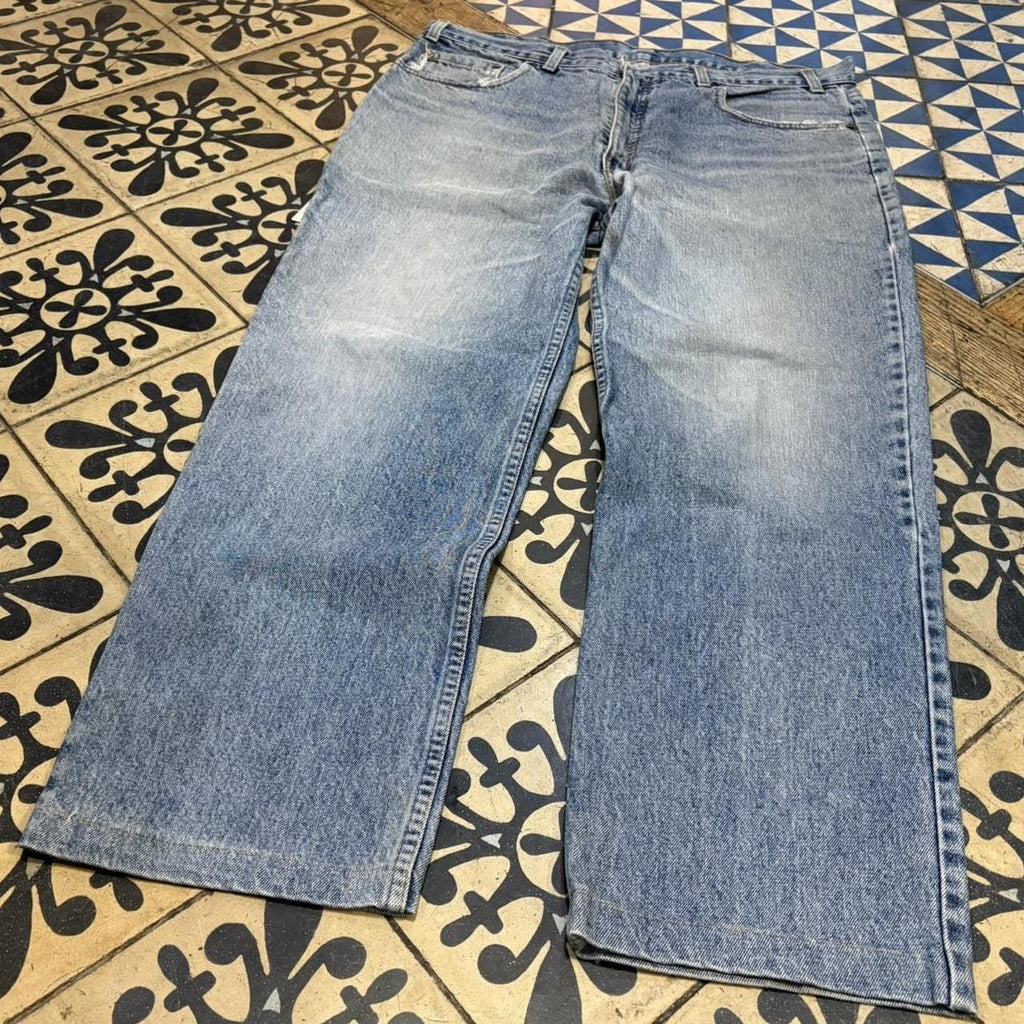 BR2401DD-F - Vintage retro essential  Levi's 501 Light Blue Wash Denim Jeans Trousers pants #denim #straightlef #levis #levis501 #lightwash