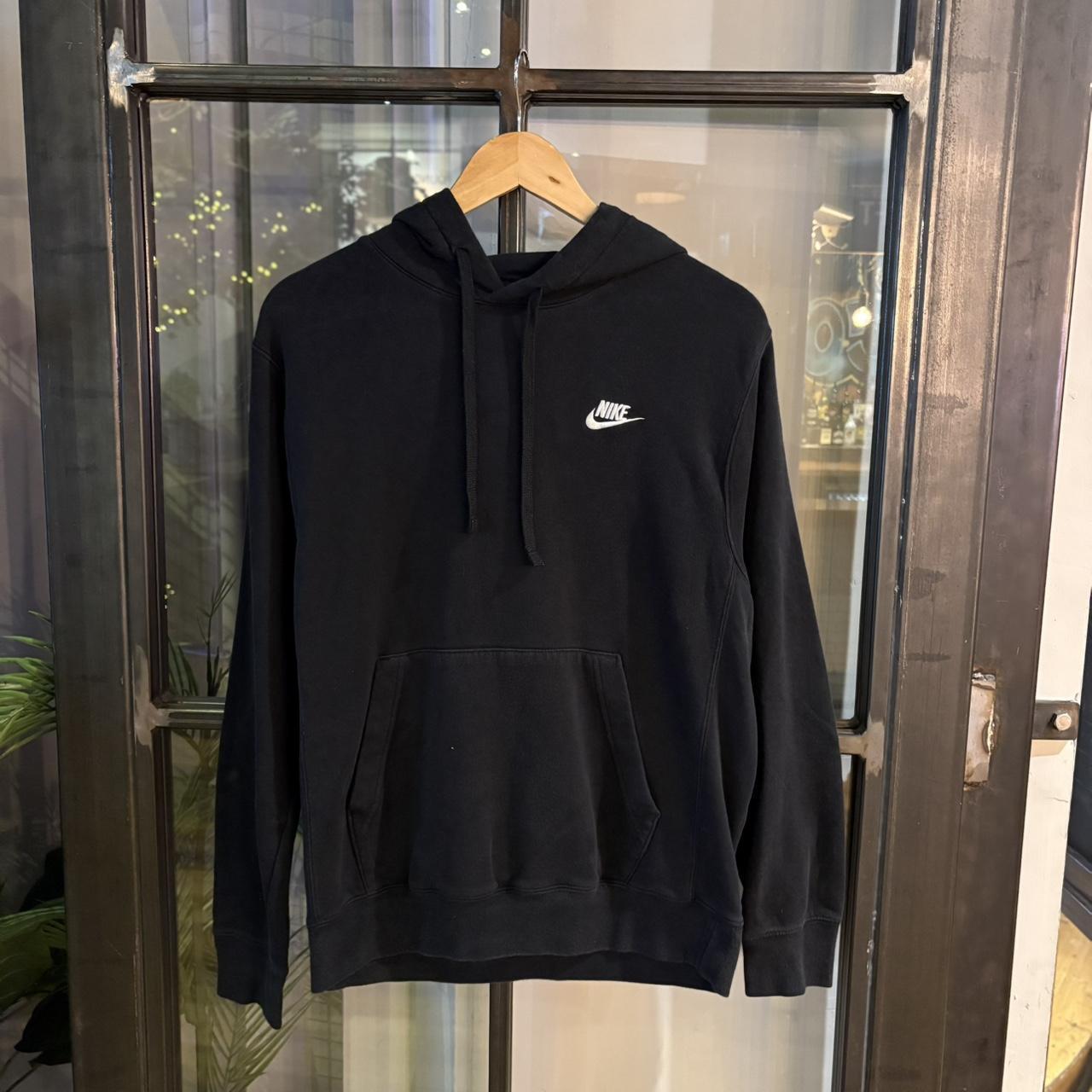 1224A36 - Vintage Retro Essential Nike Black Sweatshirt Hoodie with big spellout embroidered logo #90s #sportswear #essential #nike #y2k