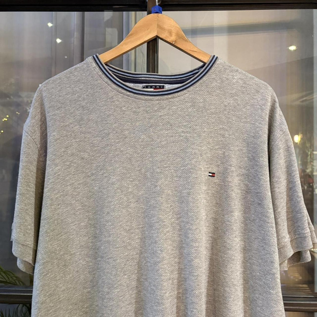 TEE433P - Vintage Retro Essential Grey Tommy Hilfiger with Small Embroidered Chest Logo Top Tee T-shirt #y2k #tommy #oldmoney #preppy #basic