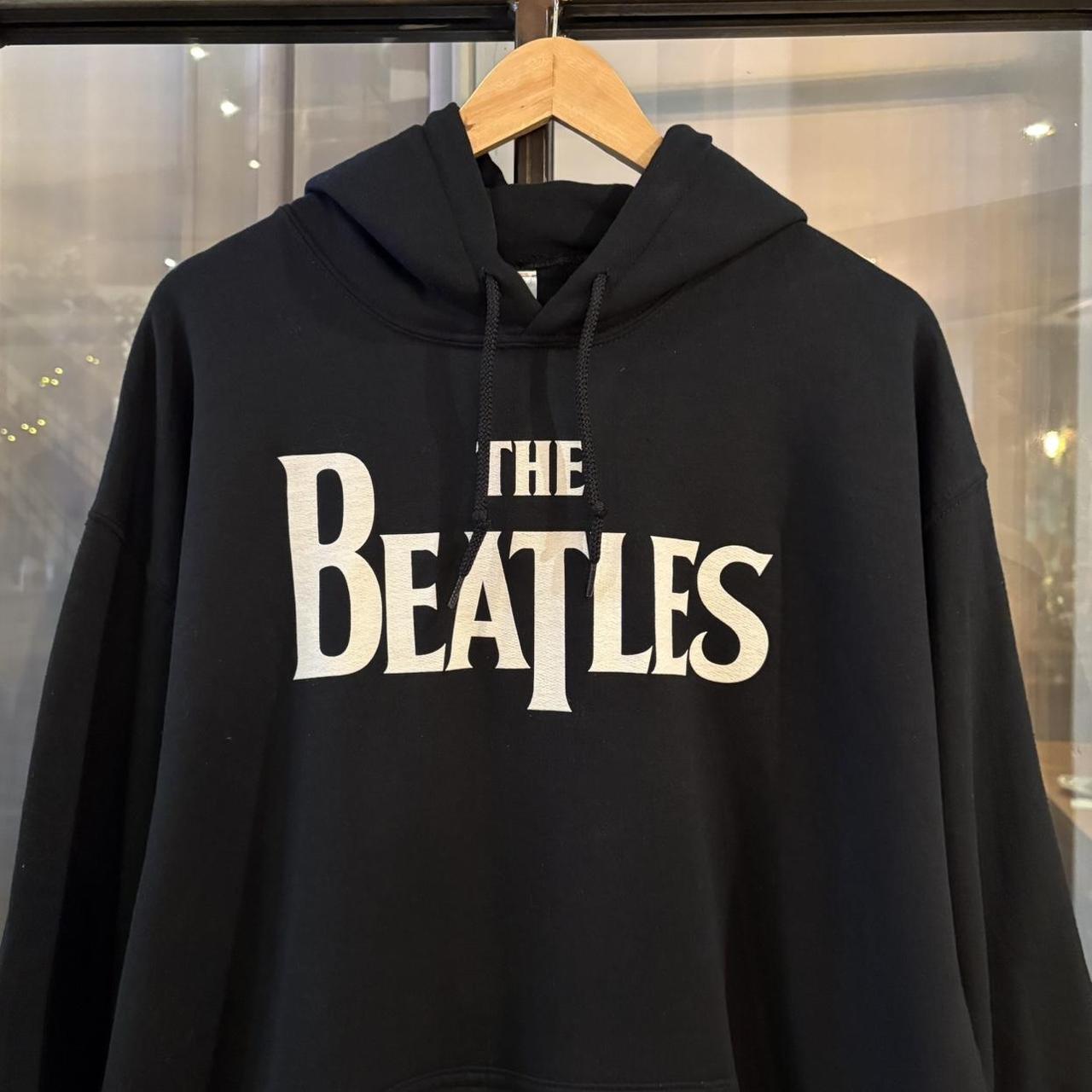 0425A67UF - Vintage Retro Essential Black The Bealtes British Rock Music Band Concert Tour Sweatshirt Hoodie with spell-out print logo #rock #tour #music #thebealtes #y2k