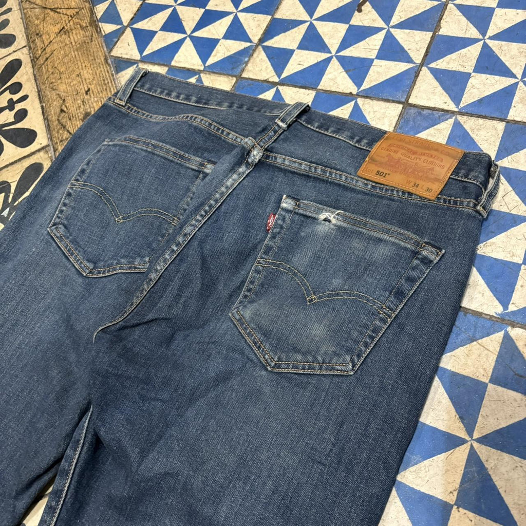 TRW378 - Vintage retro essential Levi's 501 Straight Leg Dark Blue Wash Denim Jeans Trousers pants carpenter casual workwear skate #denim #levis #501 #straightleg #smartcasual