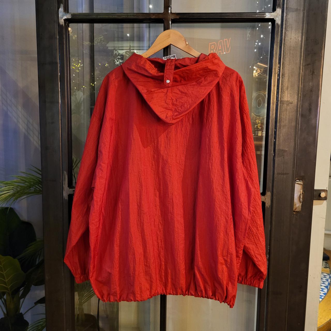 WDB041F - Vintage Retro Essential Malboro Unlimited Red Packaway Lightweight Windbreaker full zip up Jacket with patch logo on sleeve #windbreaker #lightweight #festival #marlboro #packaway