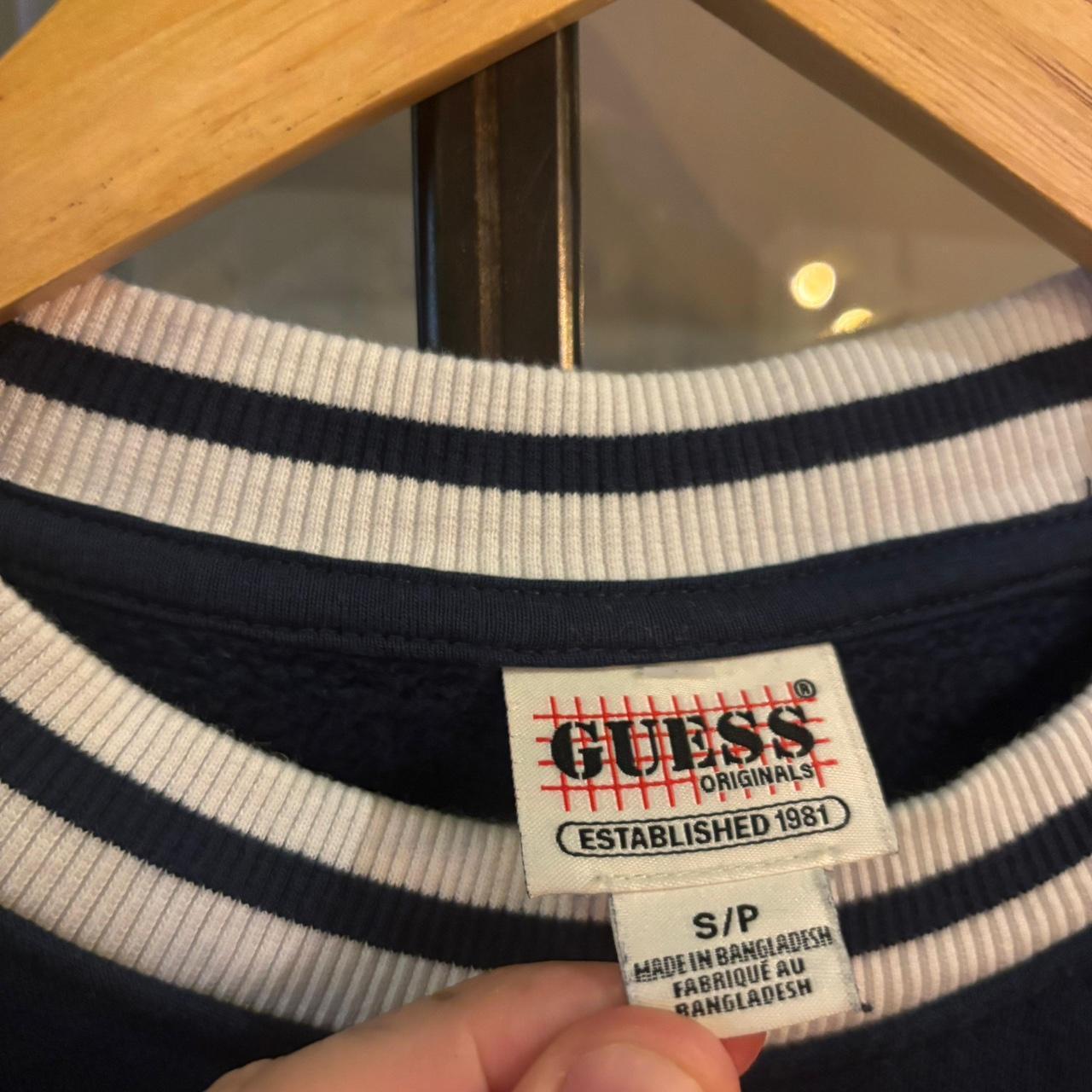 SWT641F - Vintage Retro Essential Navy Y2K Guess Crewneck Jumper Sweatshirt with embroidered patch logo #90s #sportswear #essential #y2k #guess