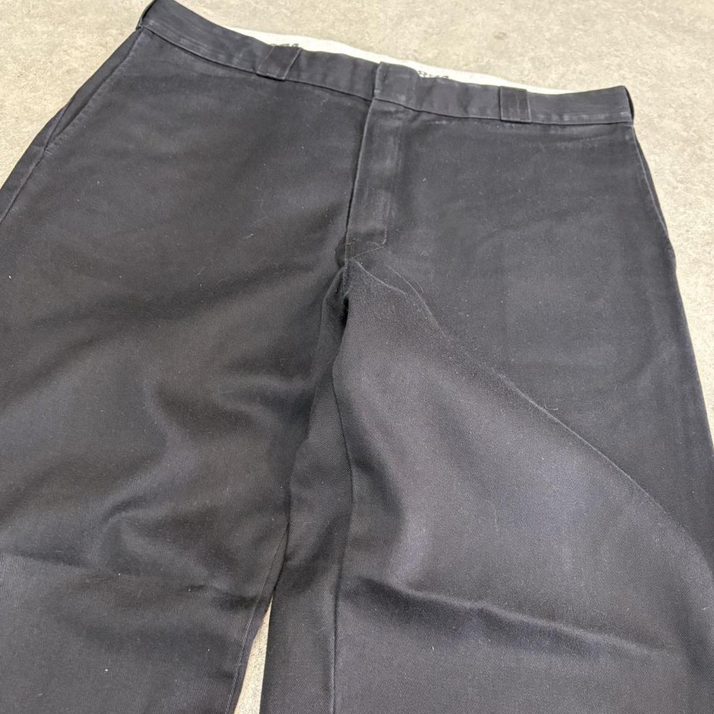 BR1011AO-U - Vintage retro essential  Black Dickies Straight Leg Trousers pants casual workwear #skater #utility #workwear #straightleg #dickies