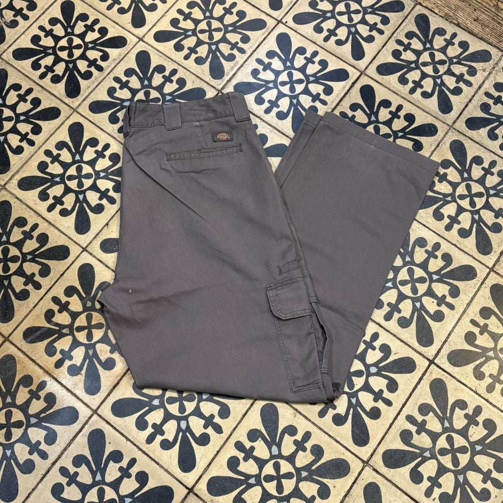 BR1209JI-F - Vintage retro essential Grey Dickies Straight Leg Cargo Trousers pants casual workwear #skater #utility #workwear #carpenter #dickies