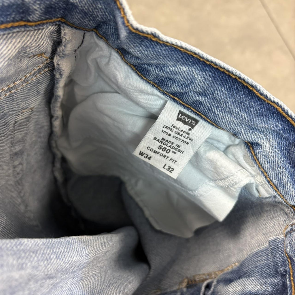 Vintage Blue Wash Levi’s 560 Jeans Mens 34” Loose Taper Comfort Fit Denim Trousers Skate Western Vintage Y2K 90s