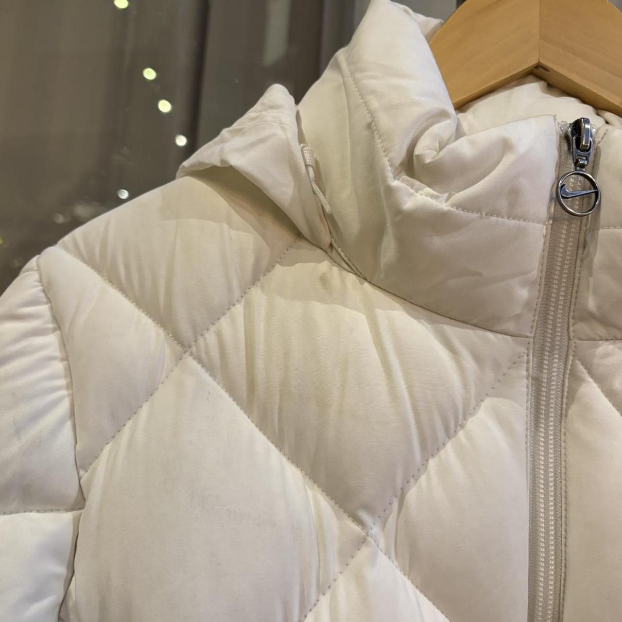 MES2710AQ-U - Vintage Retro Essential White Nike feather down puffer padded jacket coat #gorpcore #down #puffer #outdoor #nike