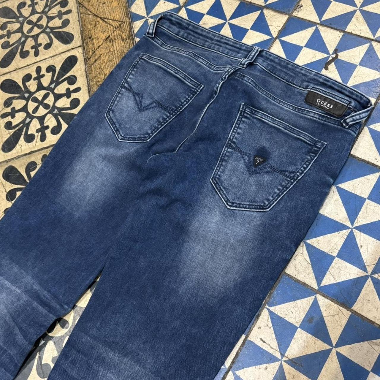 TRW429F - Vintage retro essential Guess Bkue Wash Denim Slim Tapered Sonny Jeans Trousers pants #denim #denimjeans #guess #y2k