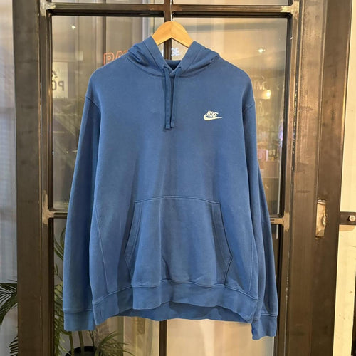 0325G48UF-P - Vintage Retro Essential Blue Nike Sweatshirt Hoodie with embroidered spell out swoosh logo #sportswear #essential #nike #y2k #hoodie