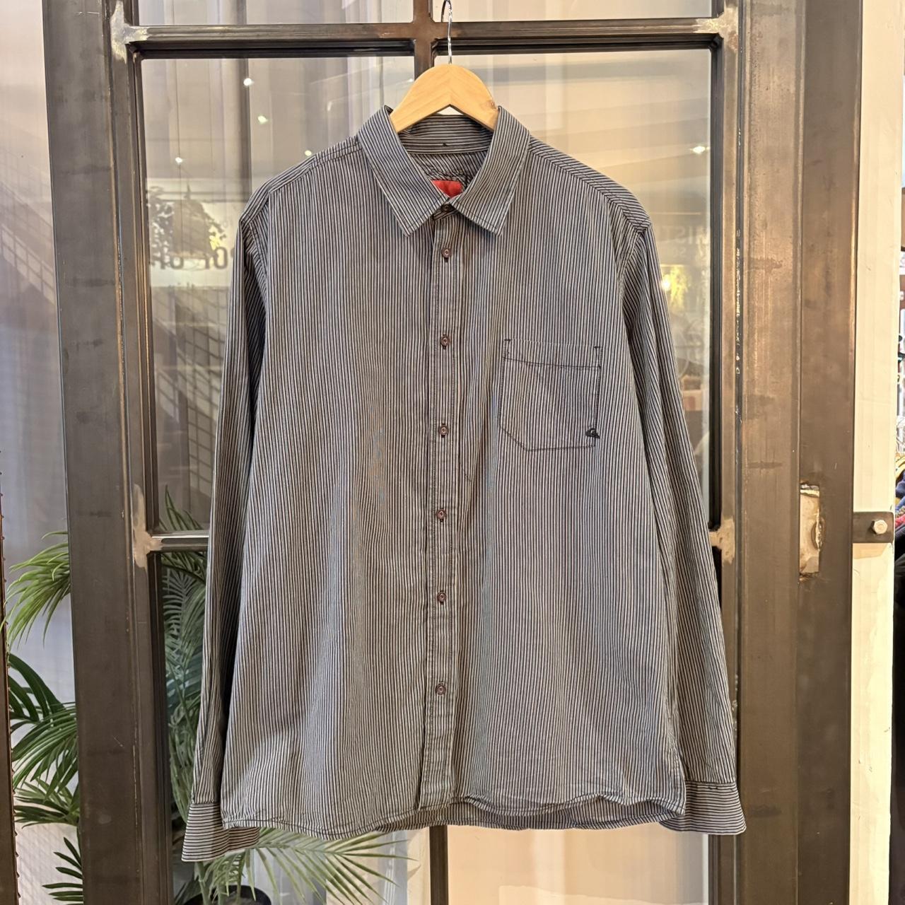 Vintage Quiksilver Shirt Mens XL Striped Button Up Long Sleeve Skate Surf Y2K Grunge Minimal Pocket Logo Streetwear Skater Casual 90s